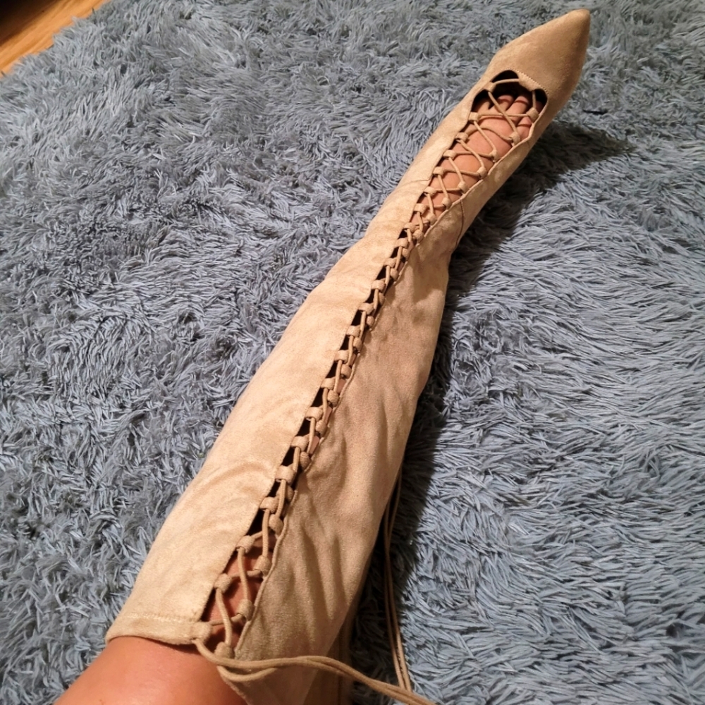Tie front boot heels